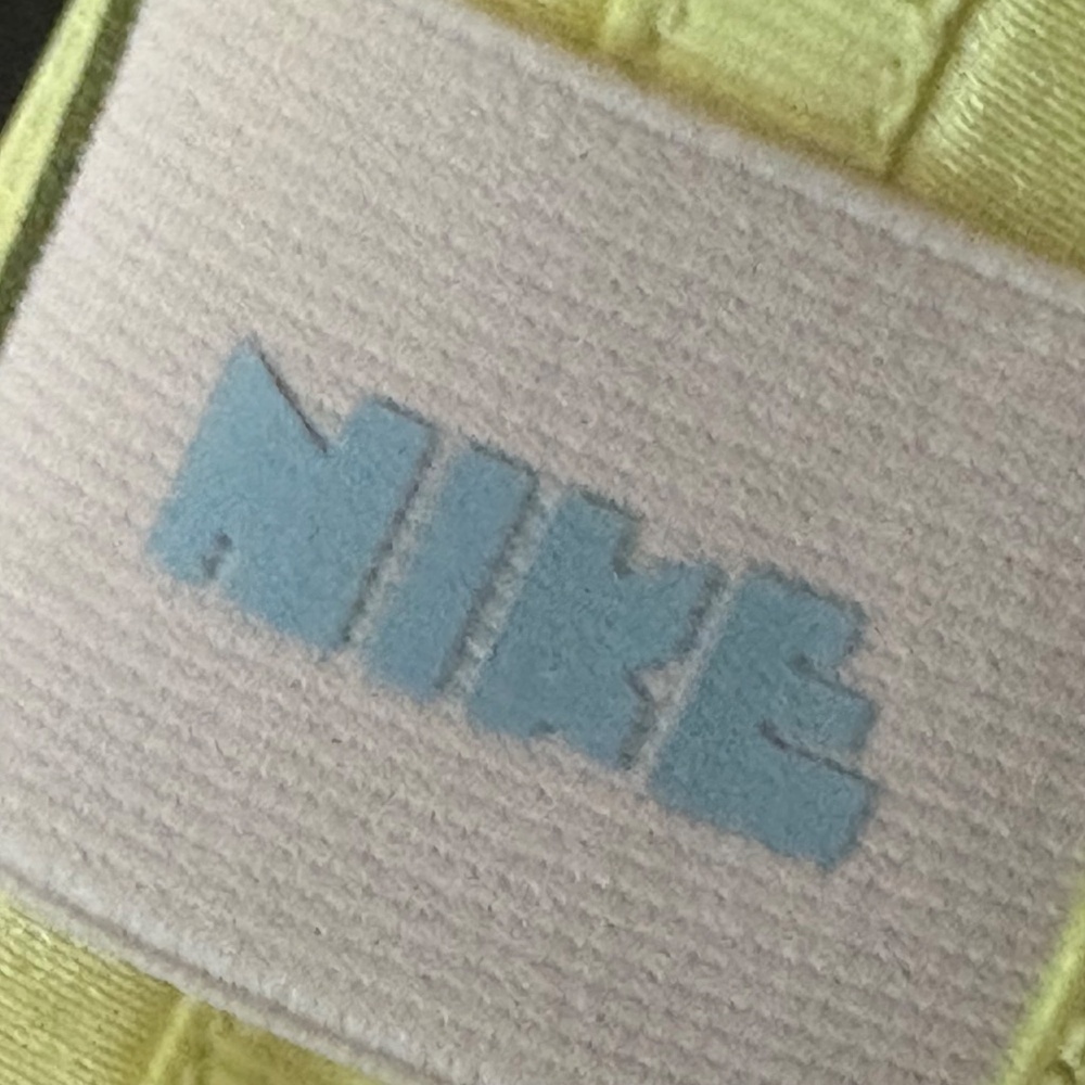 NEW - Nike Flex Runner Yellow Running Shoes Sneakers Athletic Trainers - Sz 4 - Picture 12 of 15